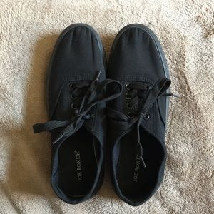 Lightly worn Joe Boxer shoes